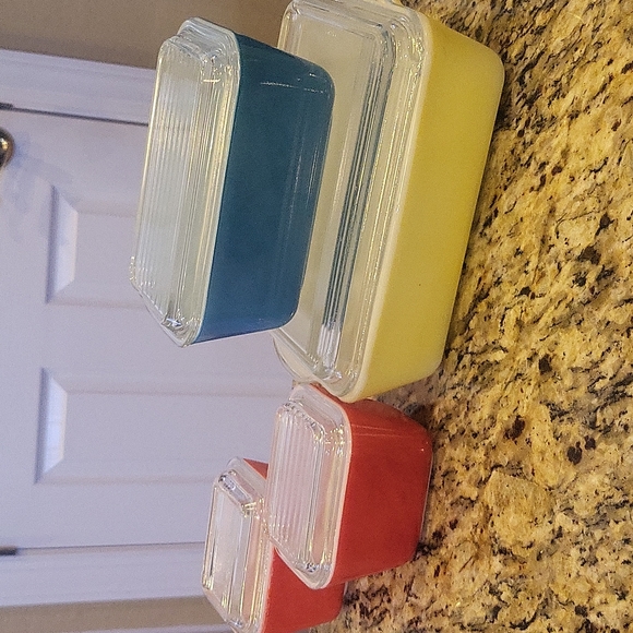 Pyrex Primary Refrigerator Set Yellow Blue Red Full Set 1950 - Picture 5 of 14